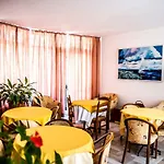Hotel West End 3*