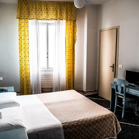 West End Hotel 3*