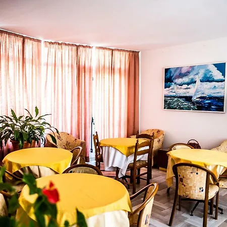 Hotel West End 3*