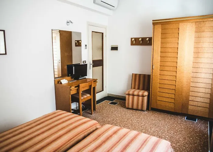 West End 3*