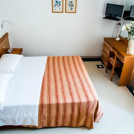 West End アラッシオ