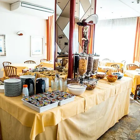 West End 3* アラッシオ