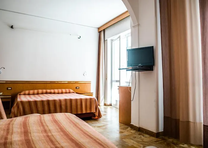 Отель West End 3*