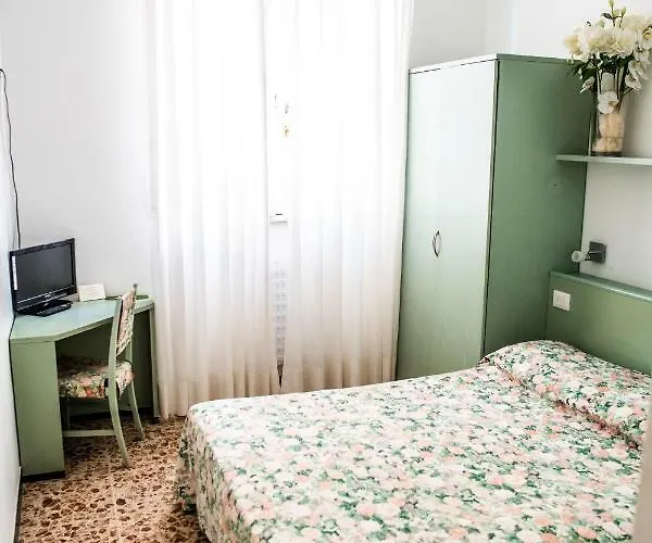 West End מלון אלסיו