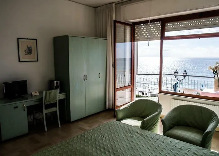 West End מלון אלסיו