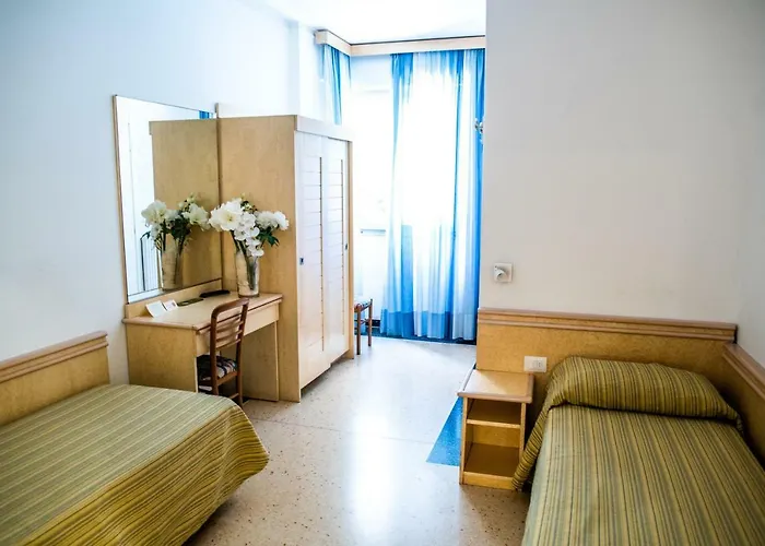 West End Отель 3*