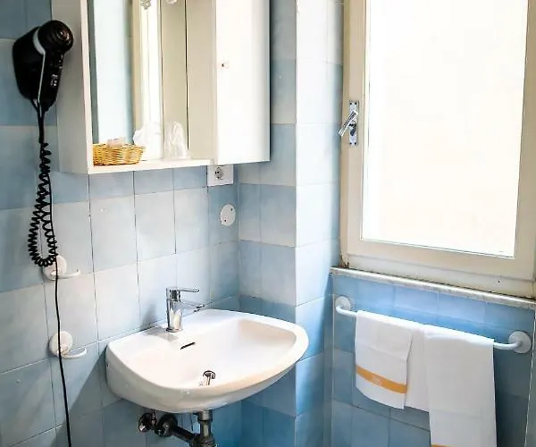 מלון West End אלסיו