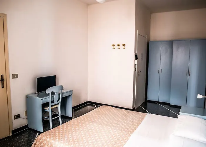 West End 3* Алассио