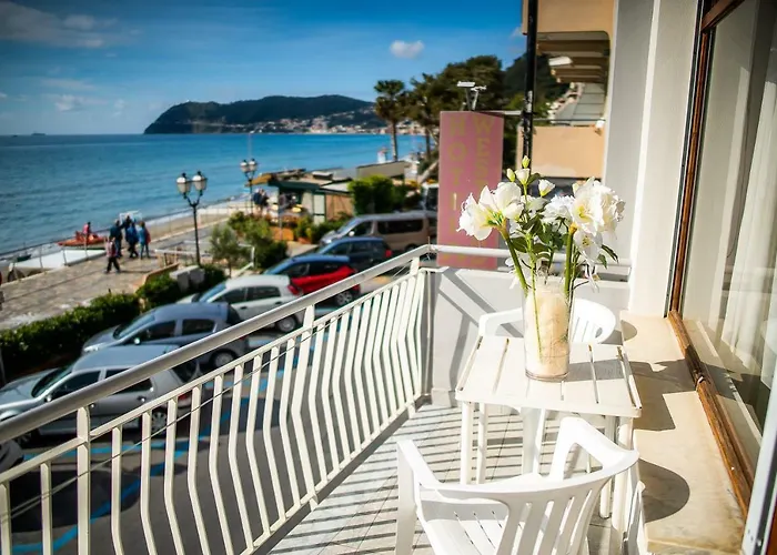 מלון West End 3*