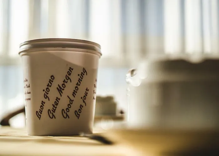 West End מלון 3*