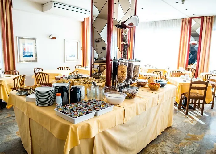 West End 3* Алассио