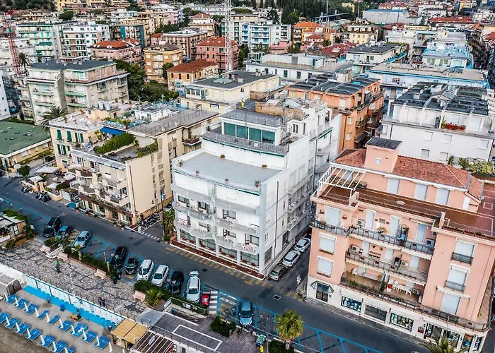 West End מלון אלסיו